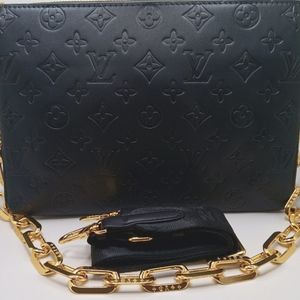 🎊NEW🎊 Black Bum Crossbody Clutch Bag